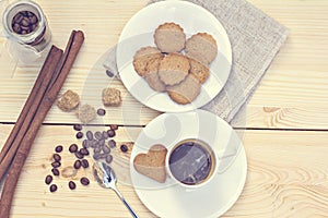 Ginger biscuits, cinnamon,