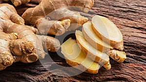 Ginger root - Fresh ginger root and sliced