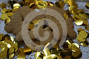 gingerbread cookies with gold spangles
