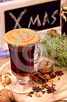 Gingerbread cookies, spices and mulled wine
