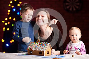 Gingerbread house decoration