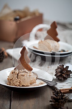 Gingerbread ice cream