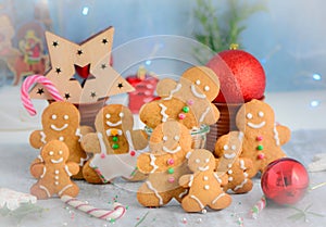 Gingerbread man family