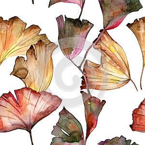 Ginkgo leaves pattern in a watercolor style.