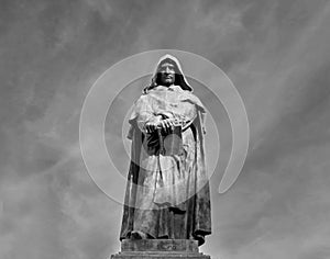 Giordano Bruno statue at the Campo Dei Fiori square in Rome photo
