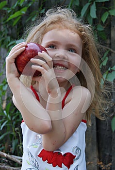 GIRL With APPLE