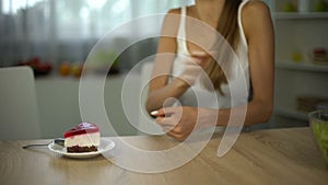 Girl chooses cake instead of salad, quits exhausting diet, sugar for body energy