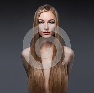 girl with long healthy hair