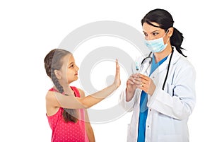 Girl refuse vaccination