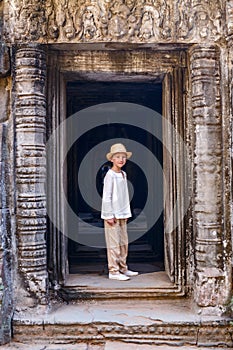 Girl in Siem Reap temple