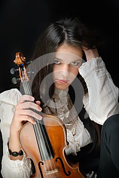 girl with violin