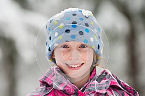 Girl wearing a winter hat