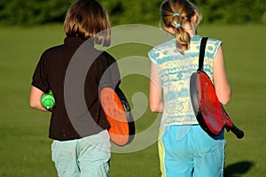 Girls off to play tennis