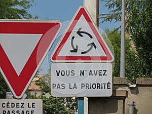 give way yield sign photo