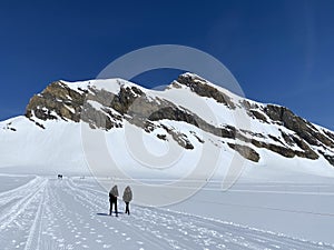Glacier Walk - Marked glacier trail from Scex Rouge station to Quille du Diable Travel destination Glacier 3000, Les Diablerets