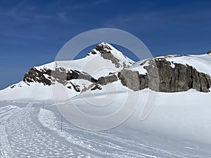 Glacier Walk - Marked glacier trail from Scex Rouge station to Quille du Diable Travel destination Glacier 3000, Les Diablerets