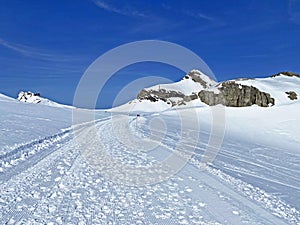 Glacier Walk - Marked glacier trail from Scex Rouge station to Quille du Diable Travel destination Glacier 3000, Les Diablerets