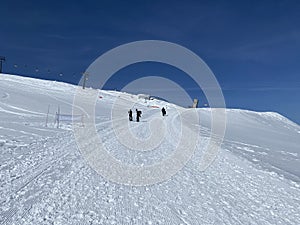 Glacier Walk - Marked glacier trail from Scex Rouge station to Quille du Diable Travel destination Glacier 3000, Les Diablerets