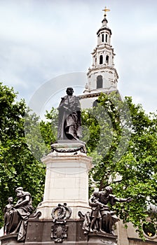 Gladston Monument St Clement Danes Church London