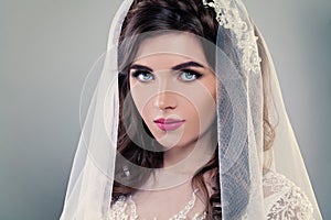 Glamor Bride Fashion Model with Wedding Makeup
