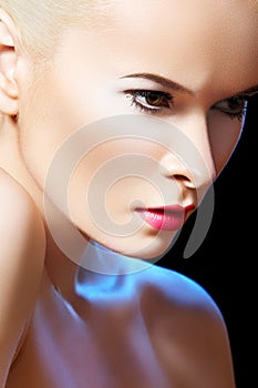 Glamour beauty model with bright fashion make-up