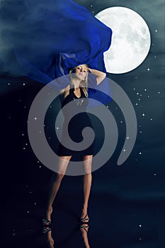 The glamour girl and the moon