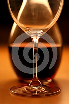 Glas and wine (crop)