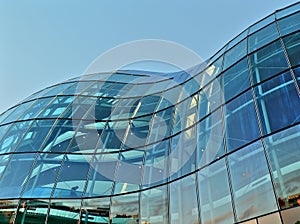 Glass building structure