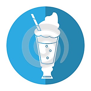 Glass cup drink cream glace straw fresh - round icon