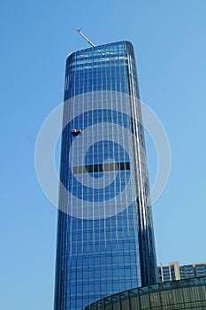 High building glass curtain wall cleaning