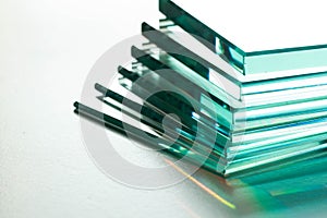Glass factory produces clear glass