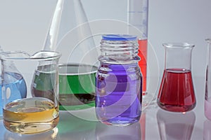 Glass laboratory apparatus with color water