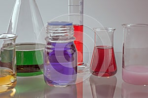 Glass laboratory apparatus with color water