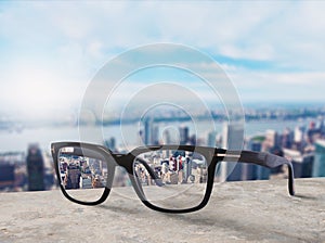 Glasses that adjust correctly eyesight from blurred to sharp