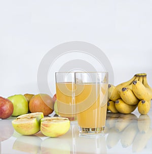 glasses, Apple juice, juice, apples, bananas, fruit,