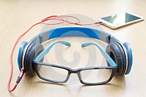 Glasses and headphone