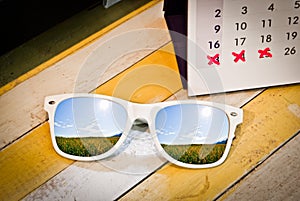 Glasses with Holiday Calendar