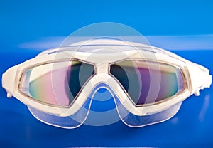 Glasses, swimming mask, with an antiglare covering