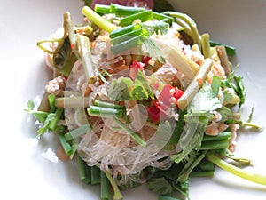 Glassnoodle spicy salad