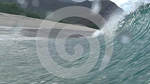 Glassy wave in Hawaii shorebreak