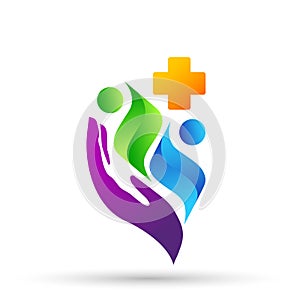 Zdravotné starostlivosť klinika kríž ruky starostlivosť zdravý život starostlivosť označenie organizácie alebo inštitúcie dizajn ikona na bielom 