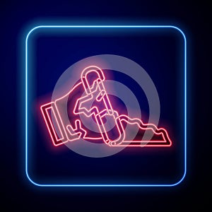 Glowing neon Broken pot icon isolated on black background. Vector