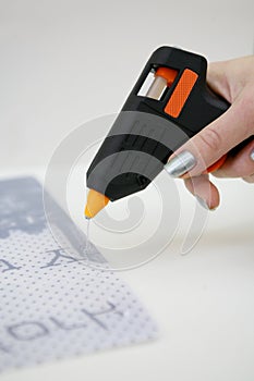 Glue gun usage