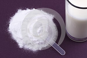 Glutamine and creatine monohydrate powder