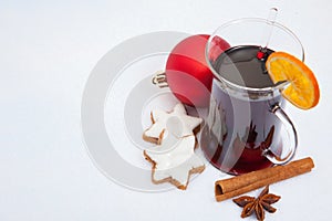 GlÃÂ¼hwein on snow background