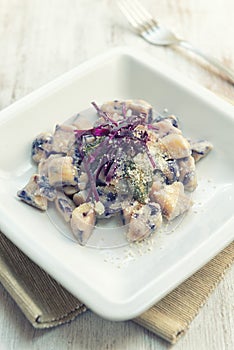 Gnocchi to the red cabbage