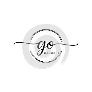 GO Initial handwriting logo with circle