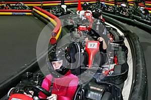 Go kart speed rive indoor race opposition race