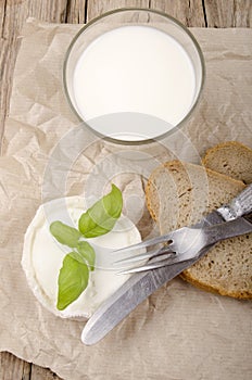 Goat cheese, bread and milk