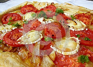 Goat cheese and tomato tart